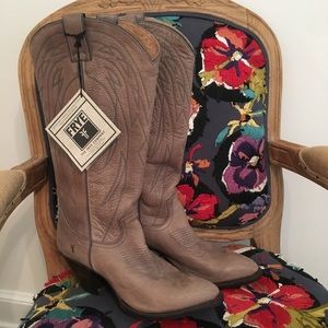 Frye Ilana Pull On Boot